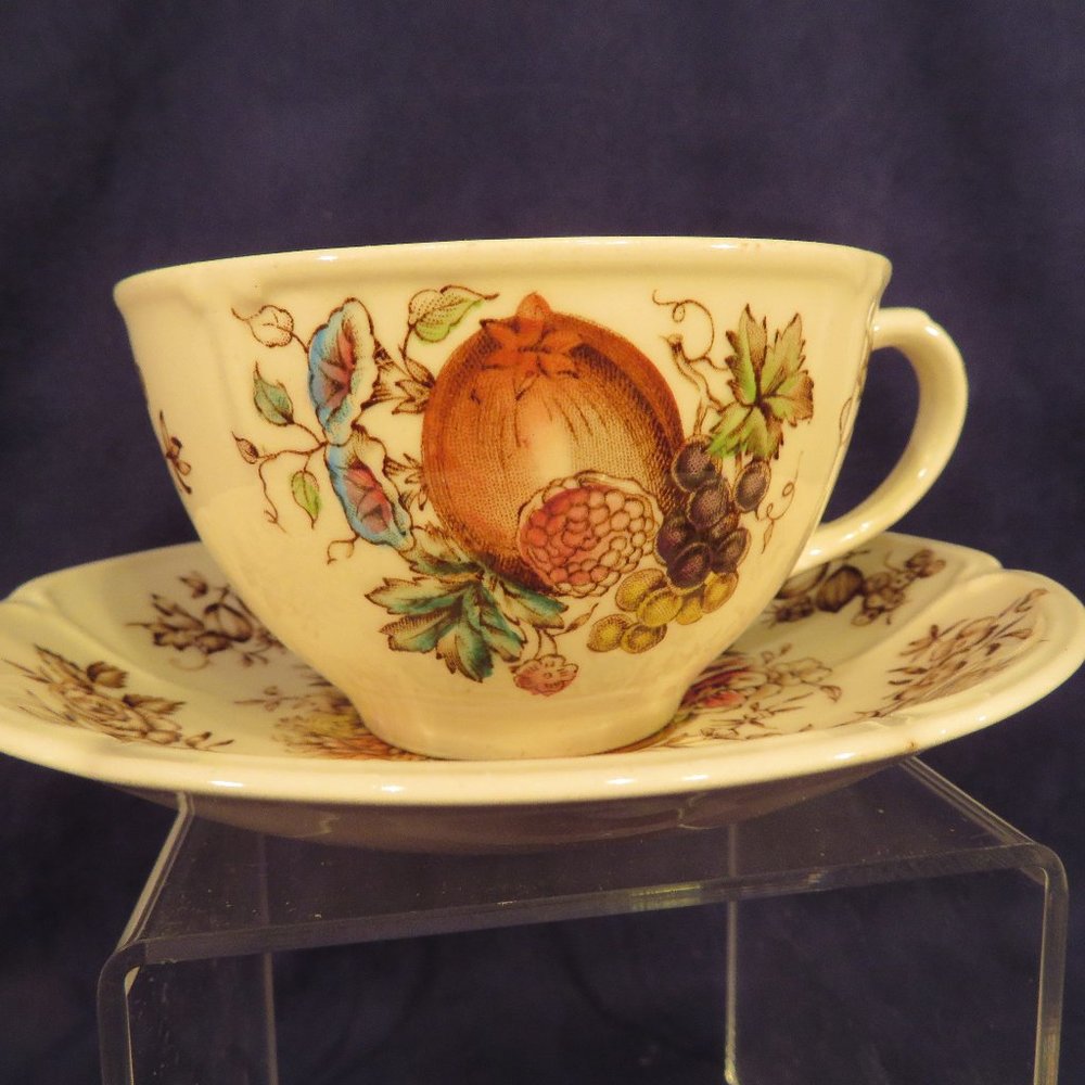 Johnson Bros. Windsor Ware Teacup & Saucer Hand Engraved (156C)